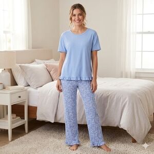 Crown & Ivy New Blue Floral Pajama Set Size Medium Soft Comfy Stretch